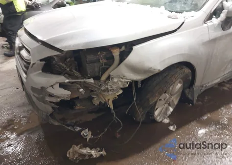 2019 Subaru Outback 2.5I Premium из США, поврежденный, VIN 4S4BSAHC2K3389390